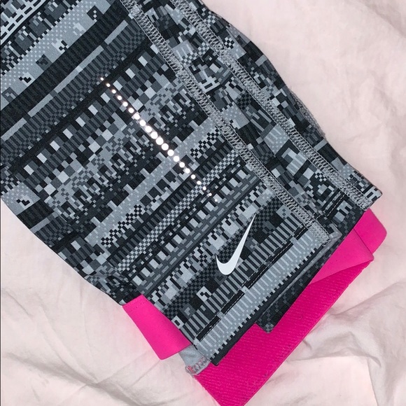 (girls) thermal nike pro leggings - Picture 3 of 3